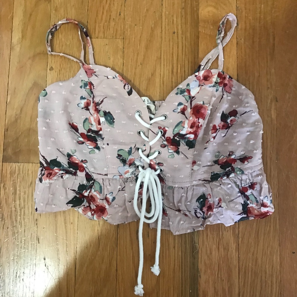 ADORABLE LITTLE BLUSH FLORAL CROP TOP- NEVER WORN!